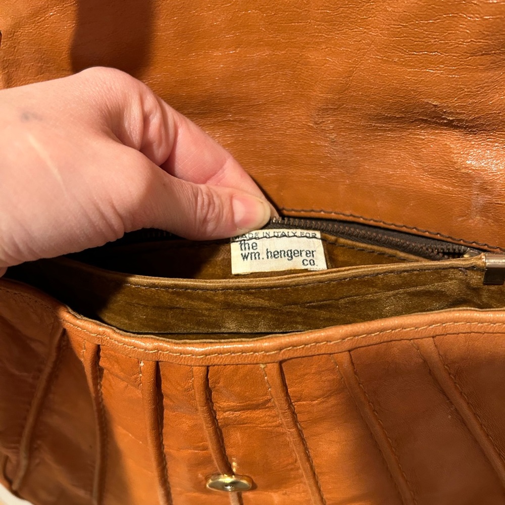 Vintage DM HENGERER leather handbag made in Italy.
